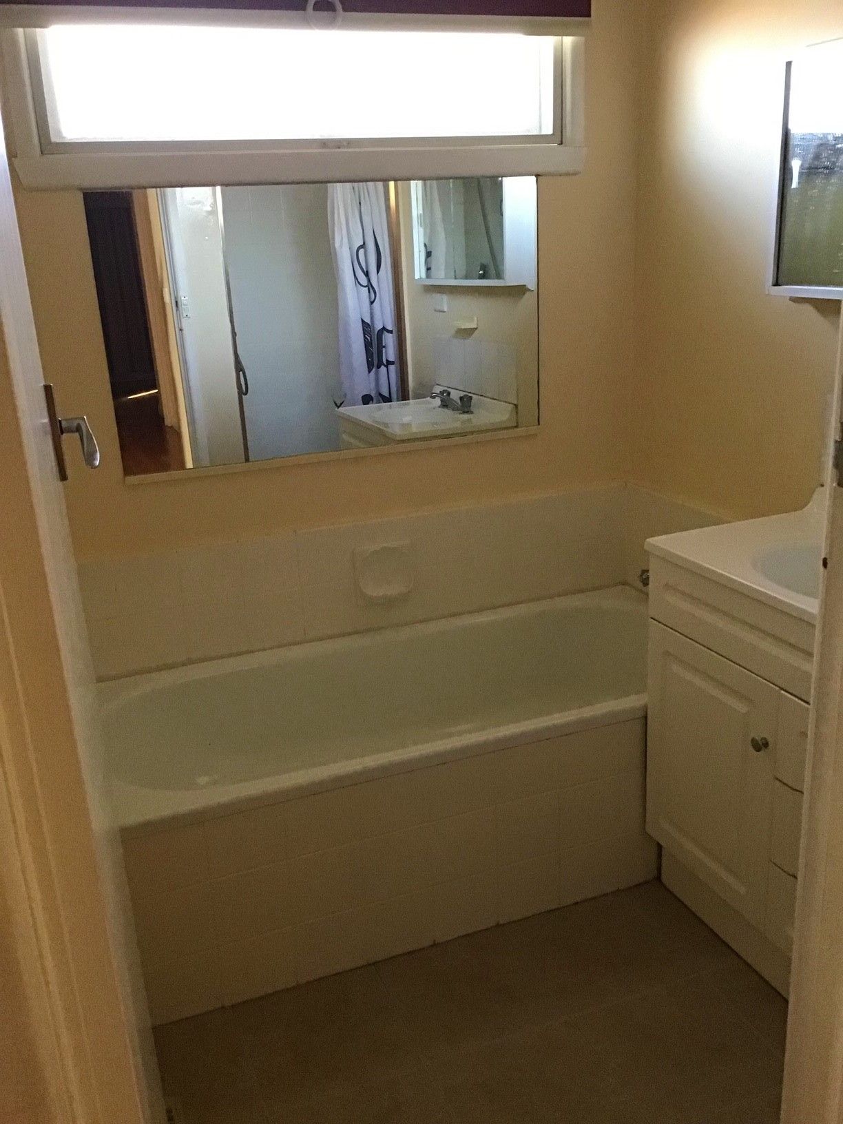 SPACIOUS THREE BEDROOM HOME IN GREAT LOCATION!