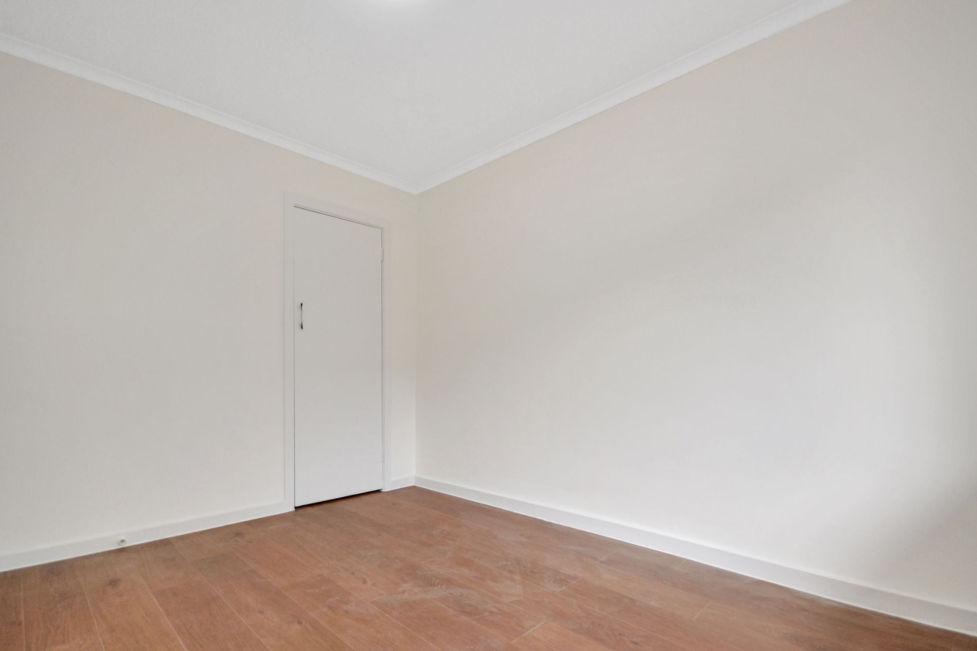CUTE, COMFORTABLE AND CONVENIENTLY LOCATED