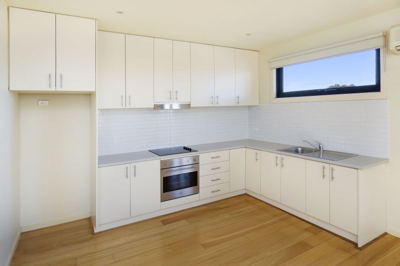 8/27-29 Edwardes Street, Reservoir