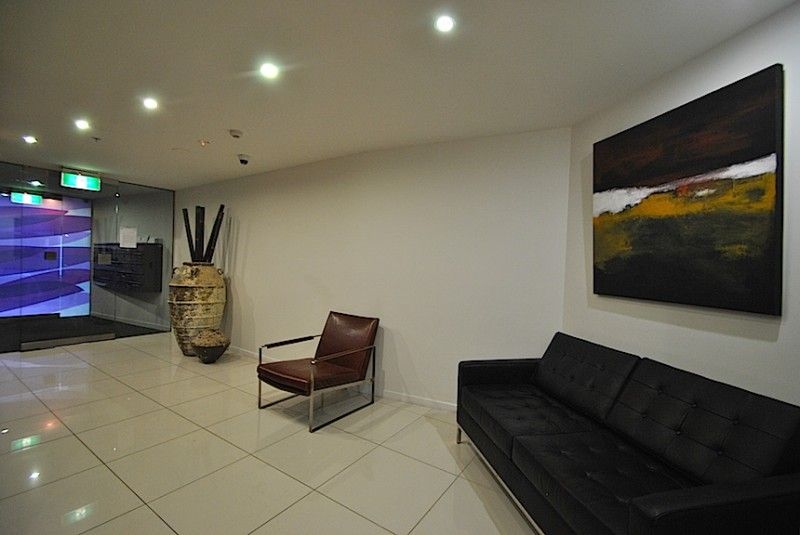 G01/77 Nott Street, Port Melbourne - Thumbnail 3
