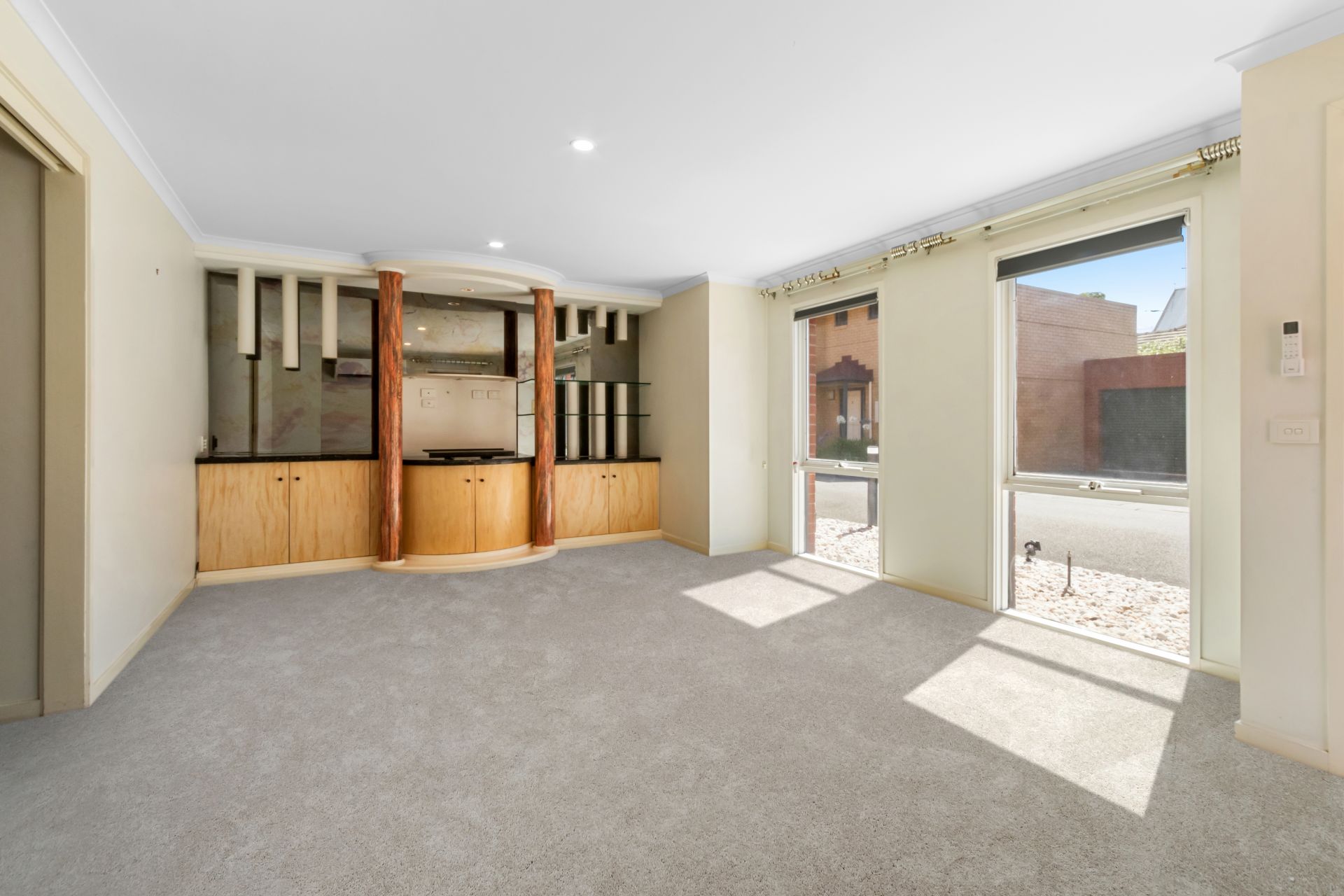 Amazing Thornbury Location!