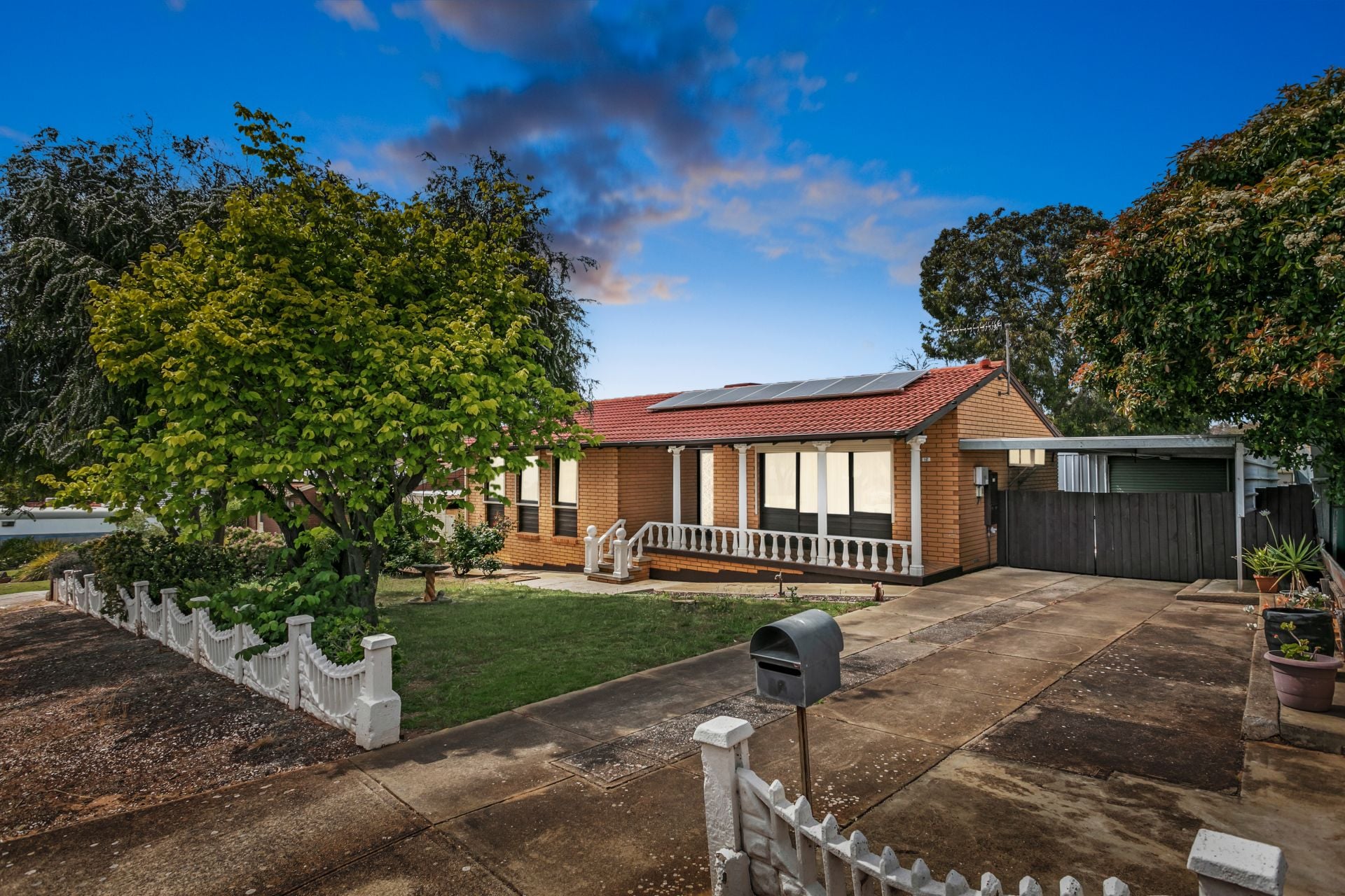 12 Flanders Court HACKHAM WEST SA