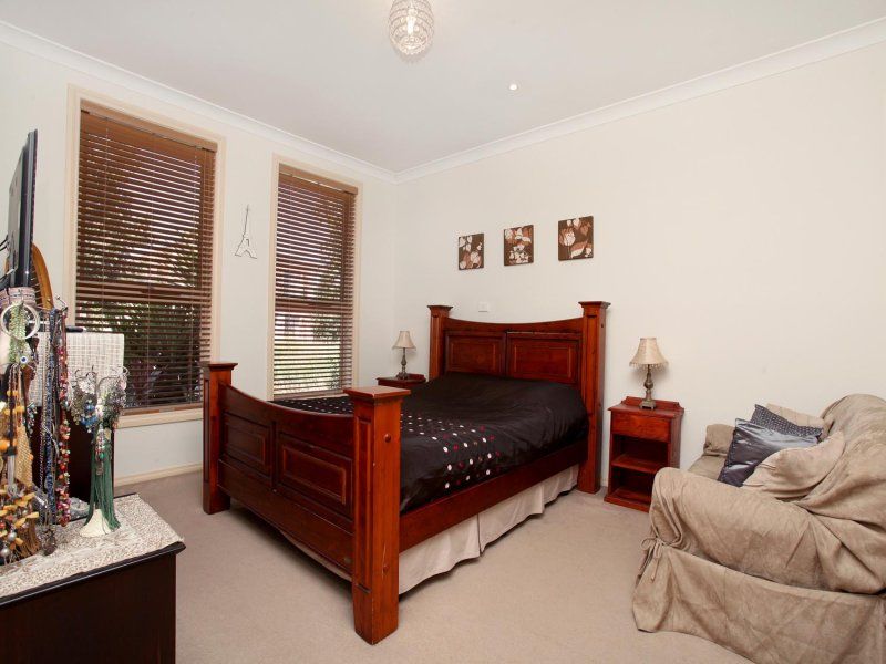 17 Gisborne Way, Caroline Springs - Thumbnail 8