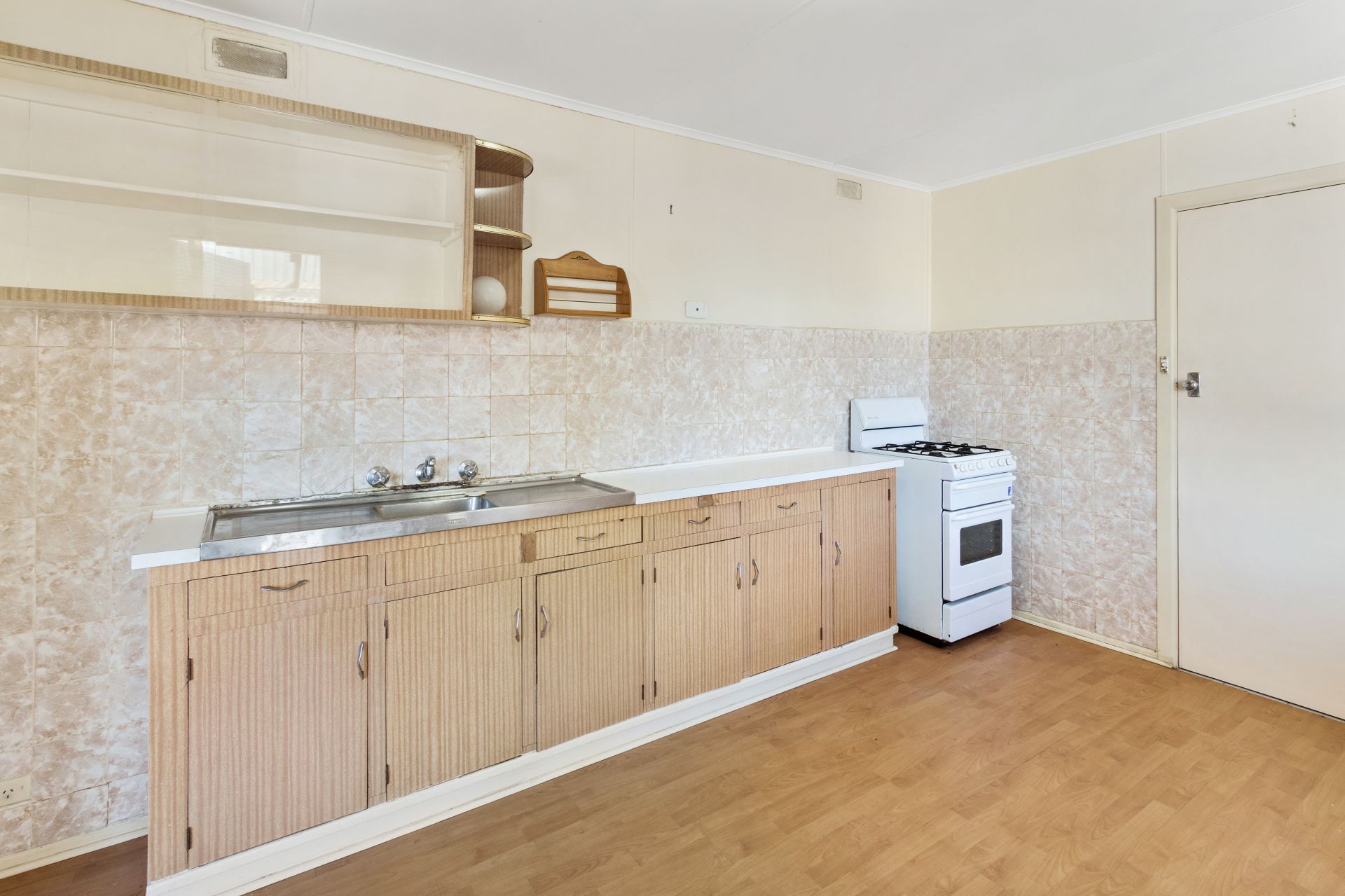 HUGE BUNGALOW INCLUDED