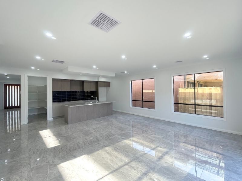 14 Madura Promenade, Mickleham