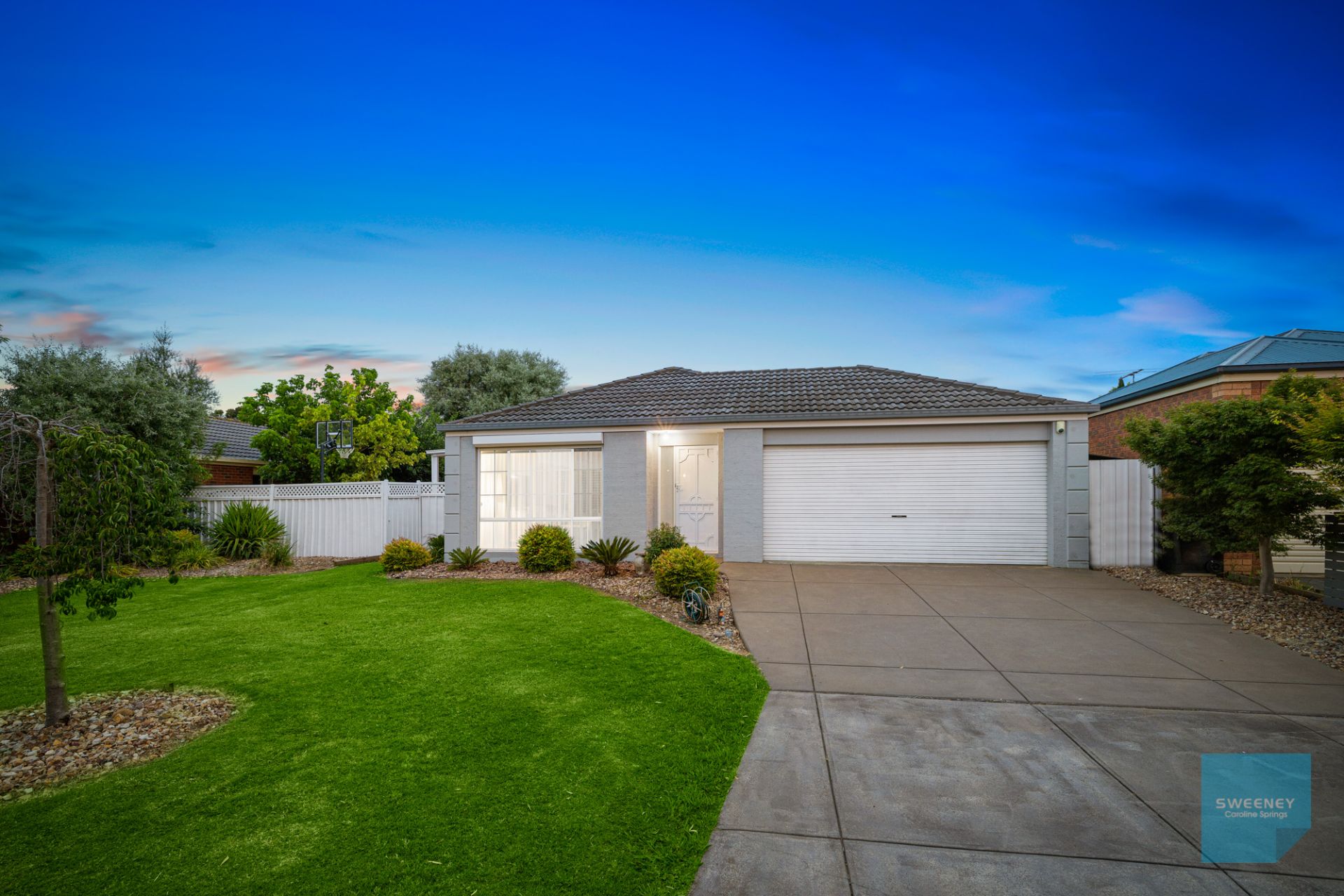 14 Tamborine Way, Caroline Springs - Thumbnail 2