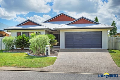 WELL DESIGNED STUNNING FAMILY LIVING- LITERALLY NOTHING TO DO-NO REAR NEIGHBOURS. YES... YOU WILL BE IMPRESSED WITH THIS GORGEOUS HOME!!