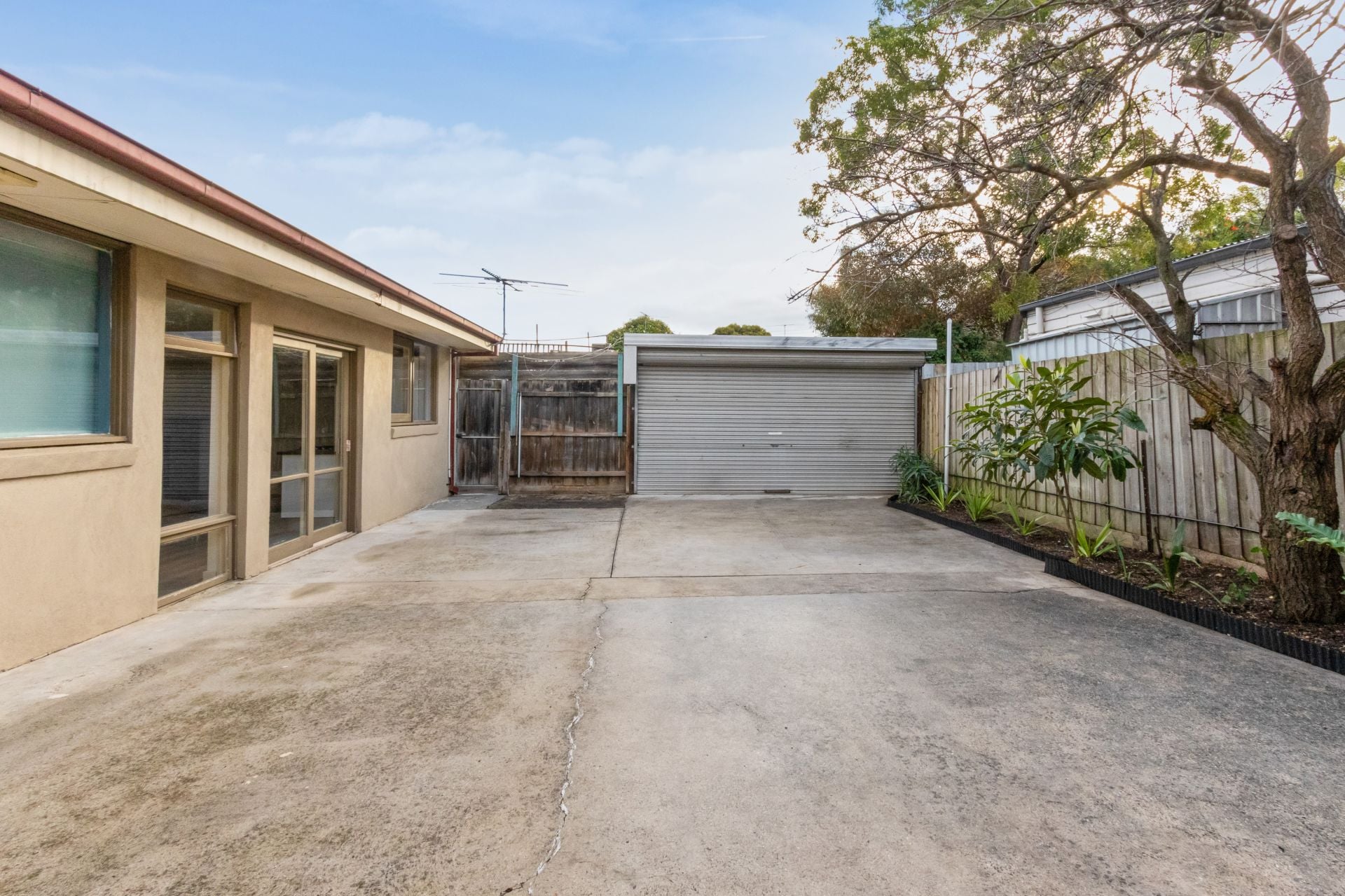 BEAUTIFULLY PRESENTED, METICULOUSLY MAINTAINED
