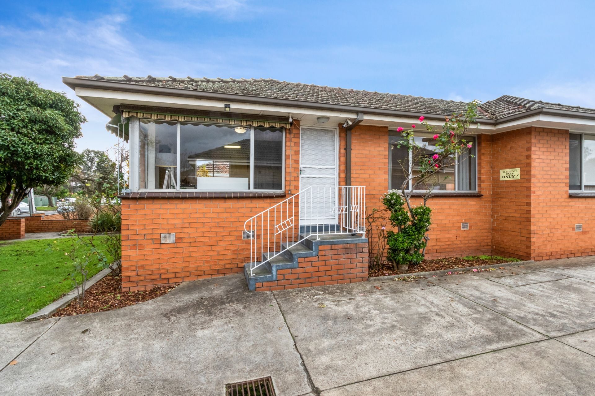 Low Maintenance, High Appeal, Ideally Located