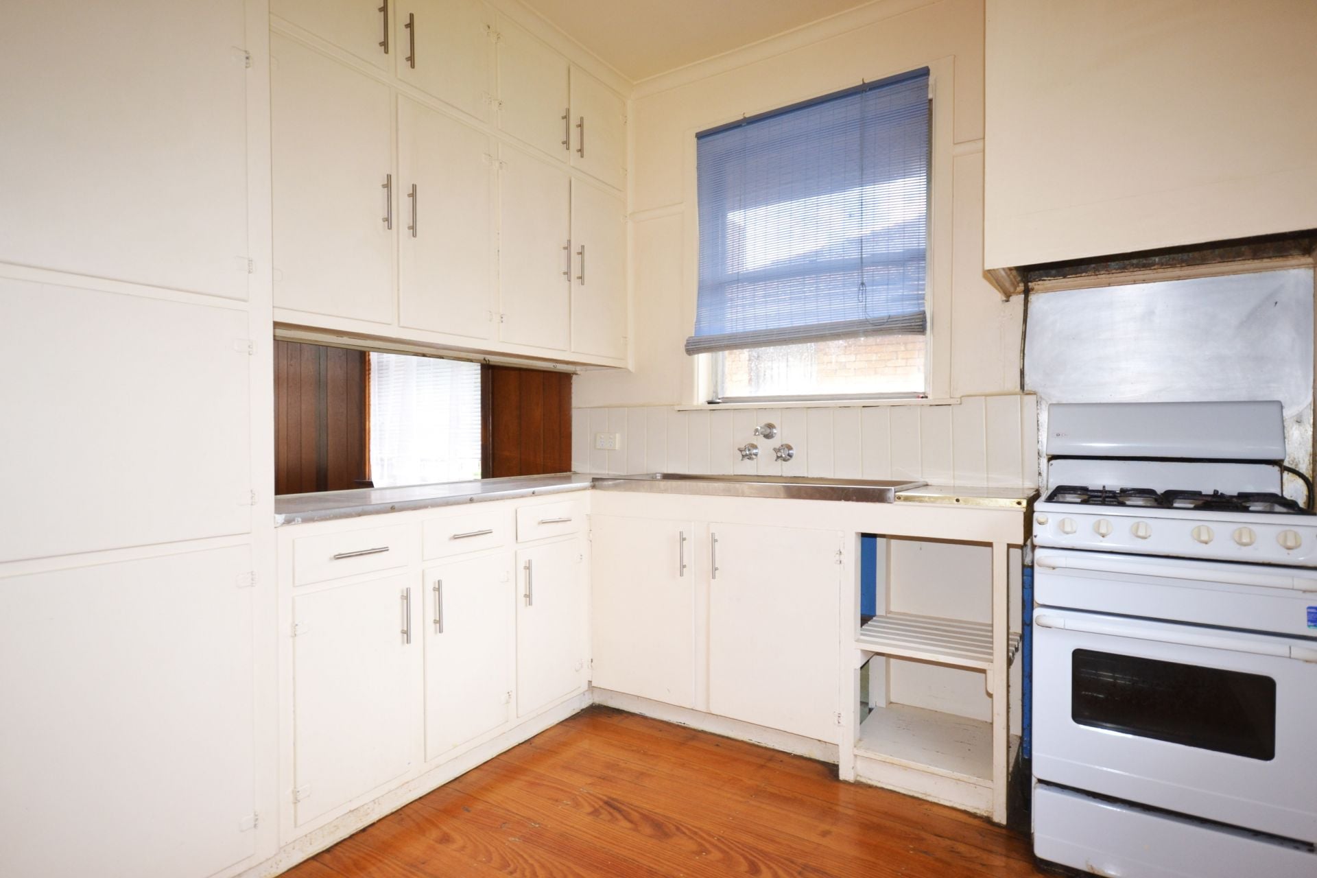 NEAT, TIDY AND READY TO MOVE IN