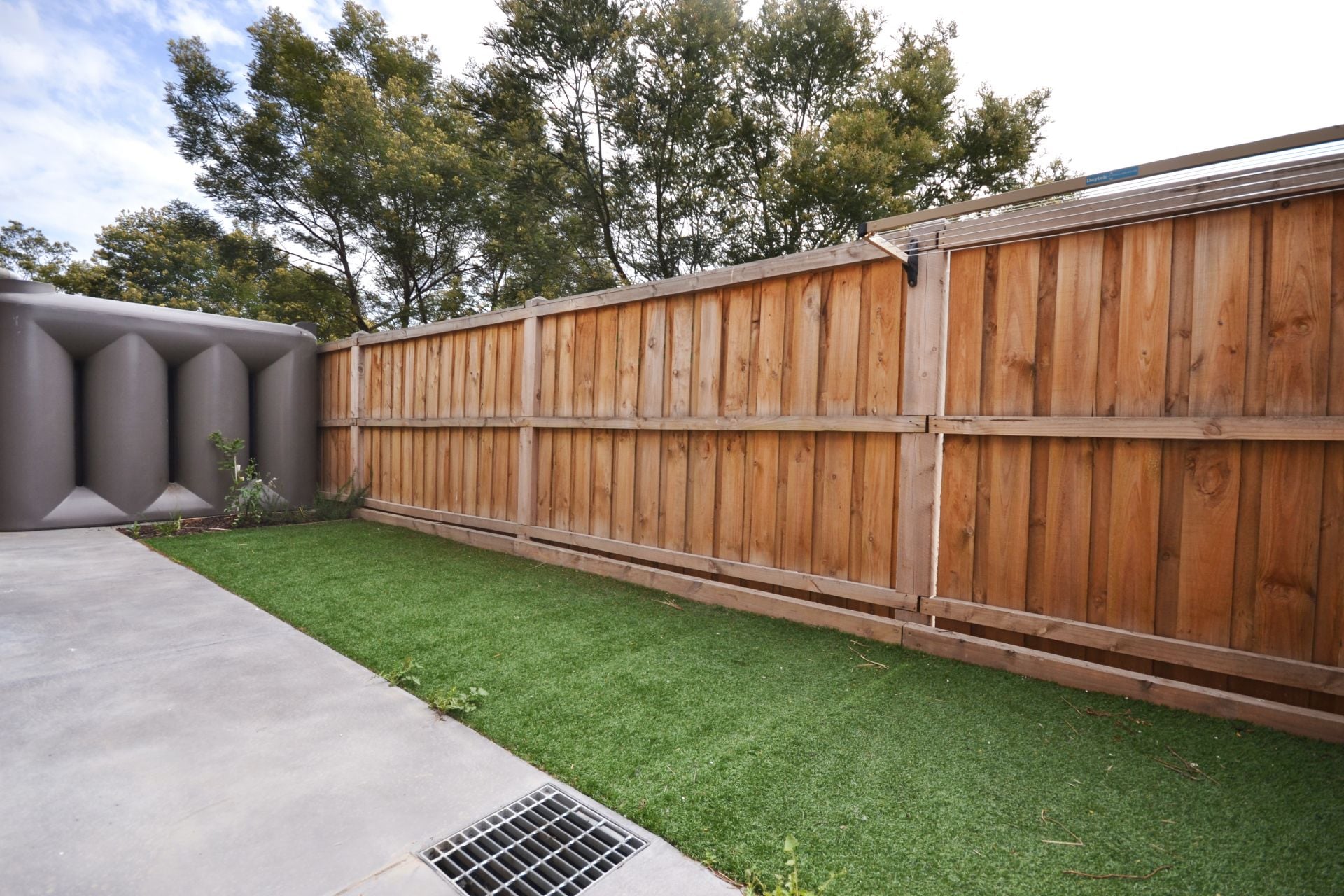 THREE BEDROOM CONTEMPORARY LIVING