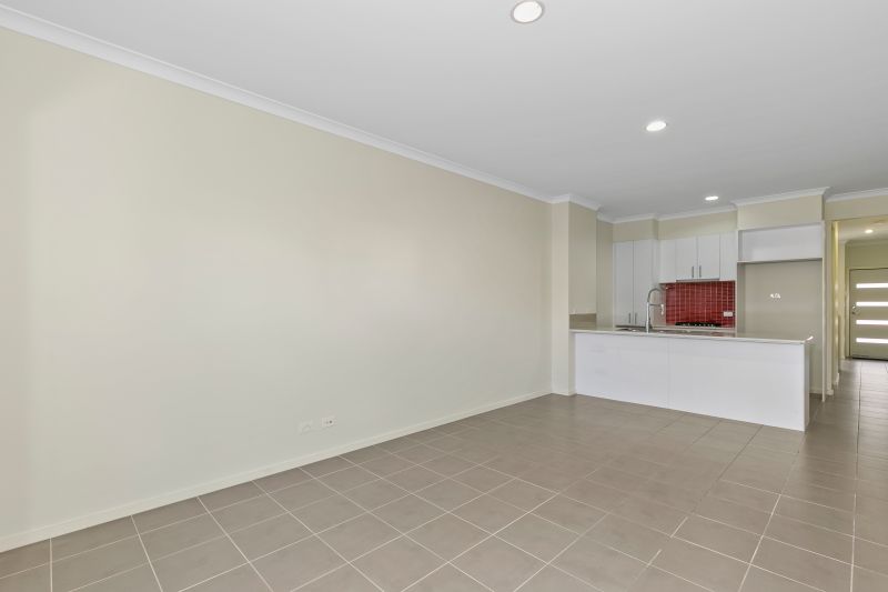 38 Little Windrock Lane, Craigieburn
