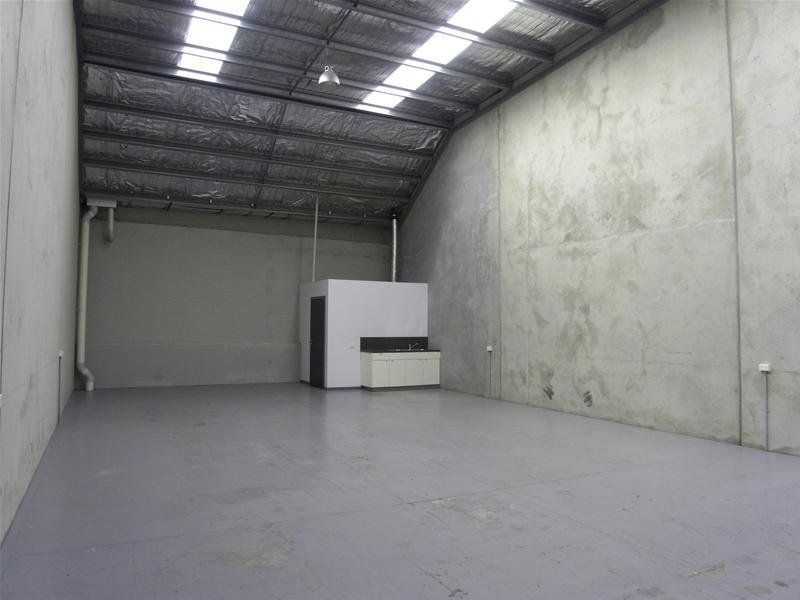 QUALITY WAREHOUSE IN EXCELLENT LOCATION