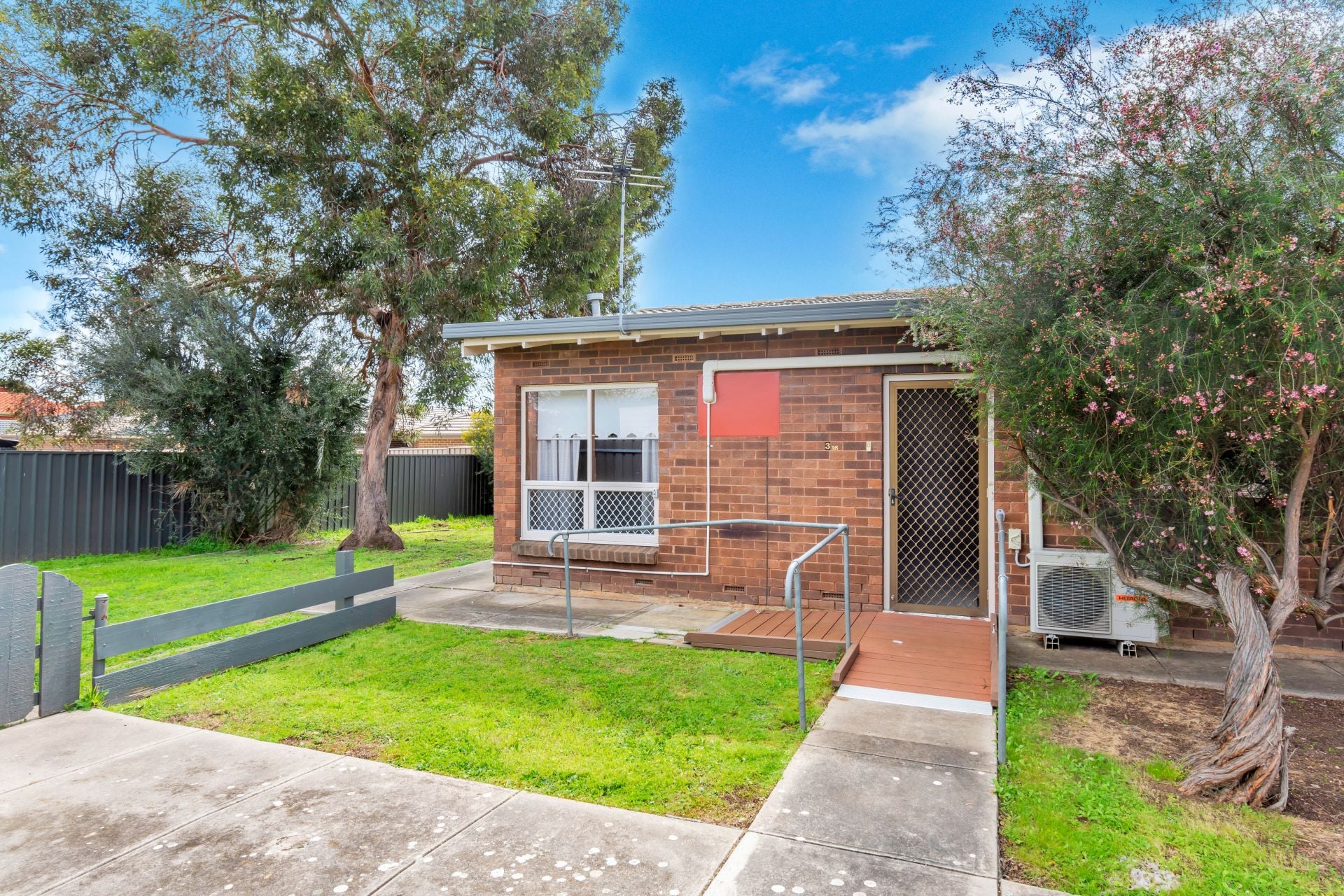 3/16 Alan Avenue, Campbelltown - Thumbnail 2