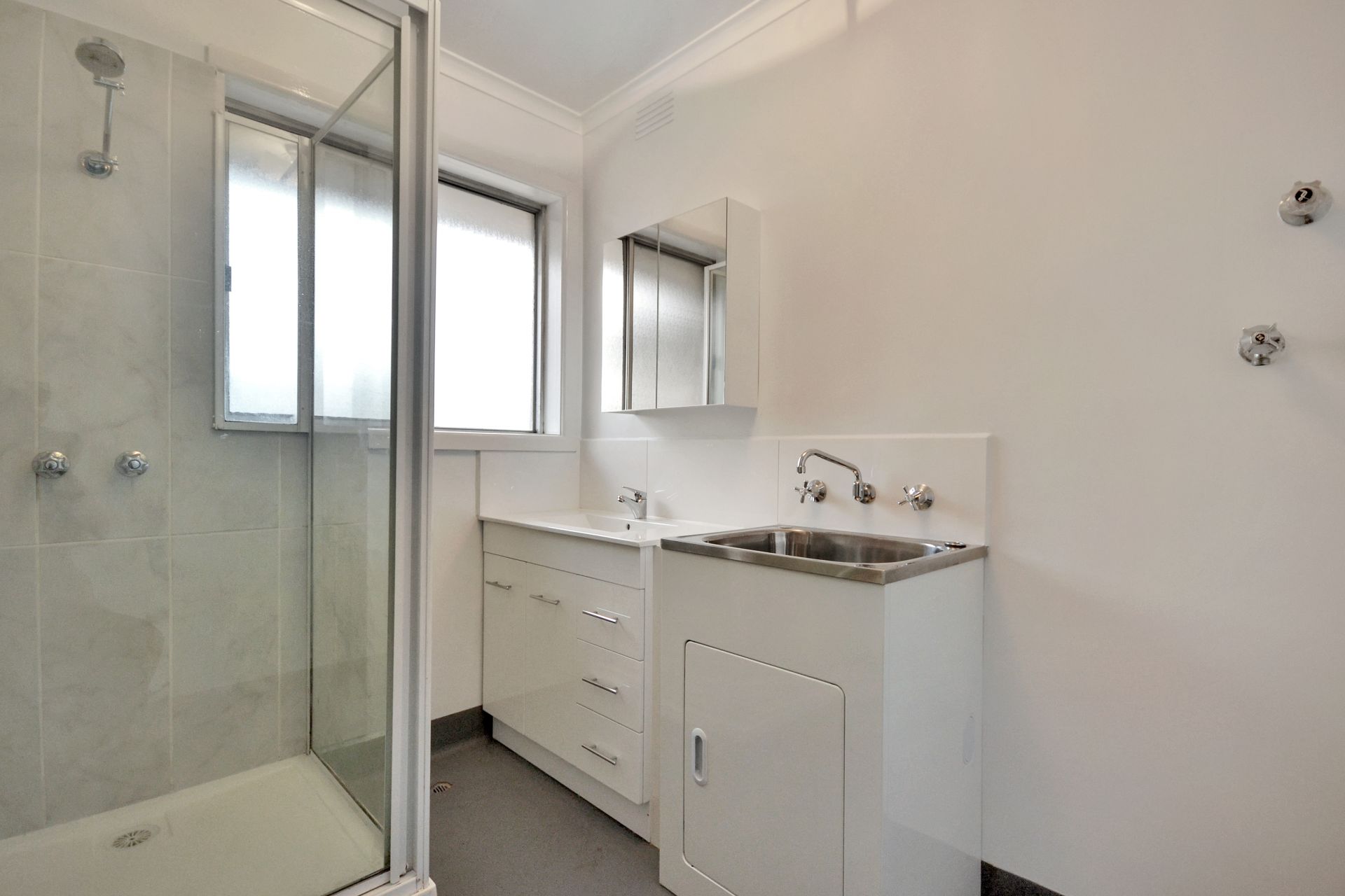 UPDATED EXCELLENCE IN A SUPERB LOCATION