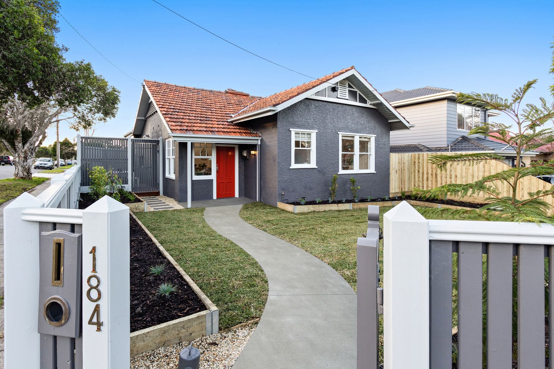Contemporary Finishes. Classic Facade.