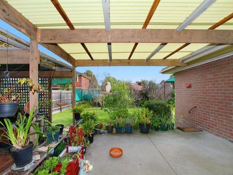 WALK TO EVERYTHING- FANTASTIC LOCATION!