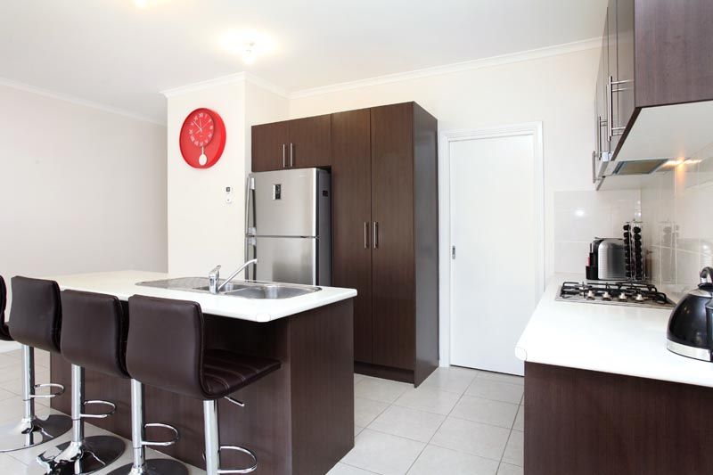 21 The Entrance, Caroline Springs - Thumbnail 5
