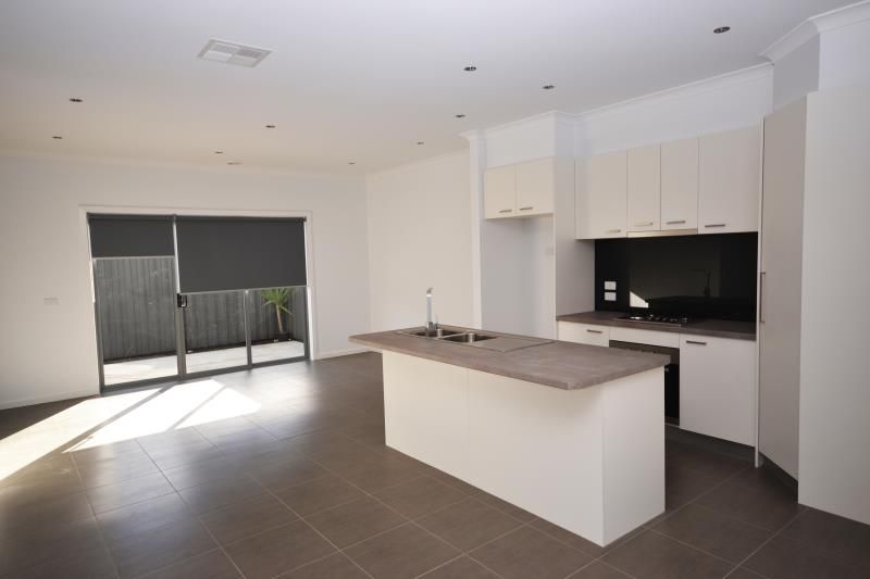 REFINED TOWN RESIDENCE