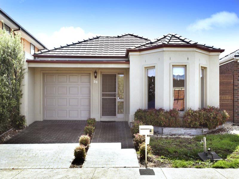 33 Studley Park Way, Caroline Springs - Thumbnail 2