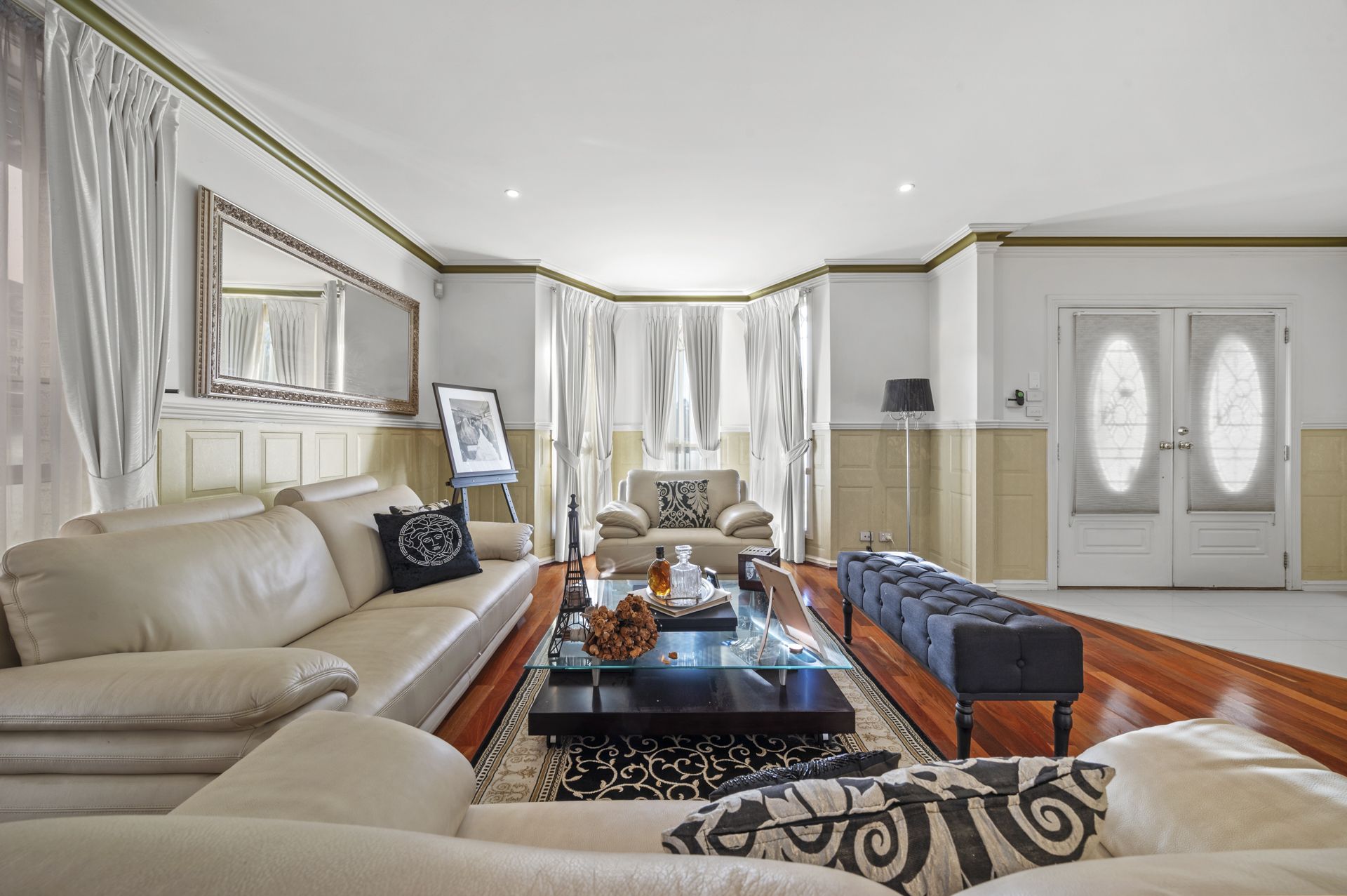 LALOR'S FINEST - 5 BEDROOMS