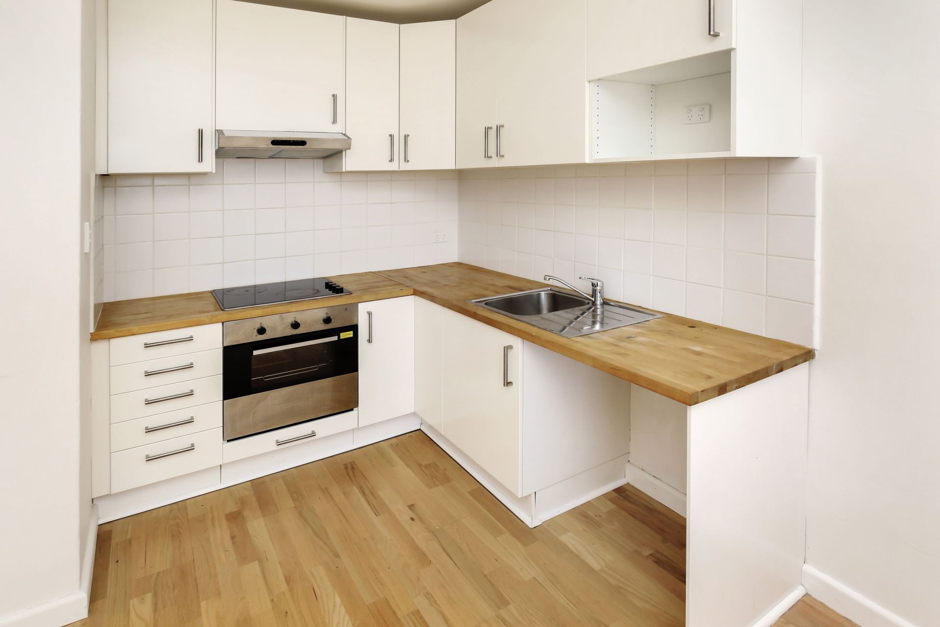 Bright, Refurbished Apartment!