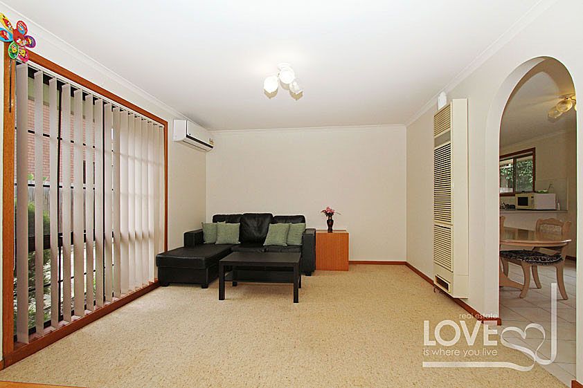 FANTASTICALLY LOCATED 2 BEDROOM UNIT   *Insp Sat 7th Jan @ 10:10am*