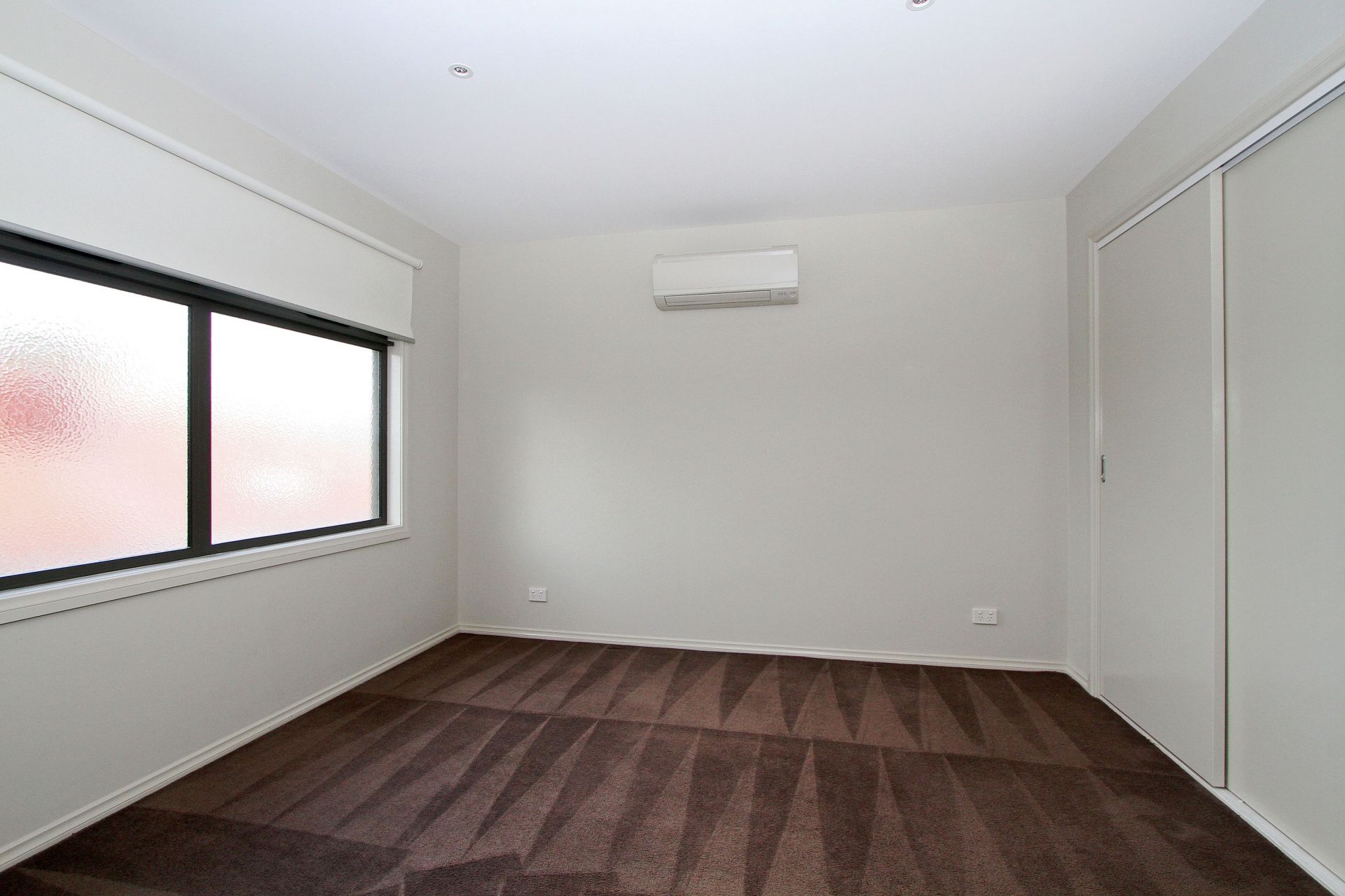 * The property is currently under application. * 
AS NEW TWO BEDROOM TWO BATHROOM PLUS STUDY
