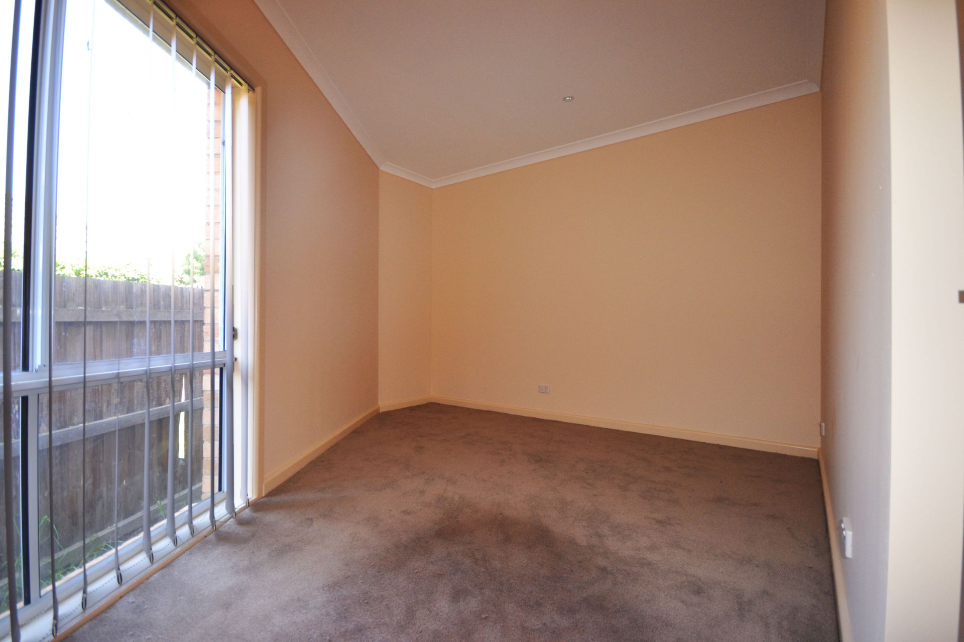 SPACIOUS ONE BEDROOM UNIT!