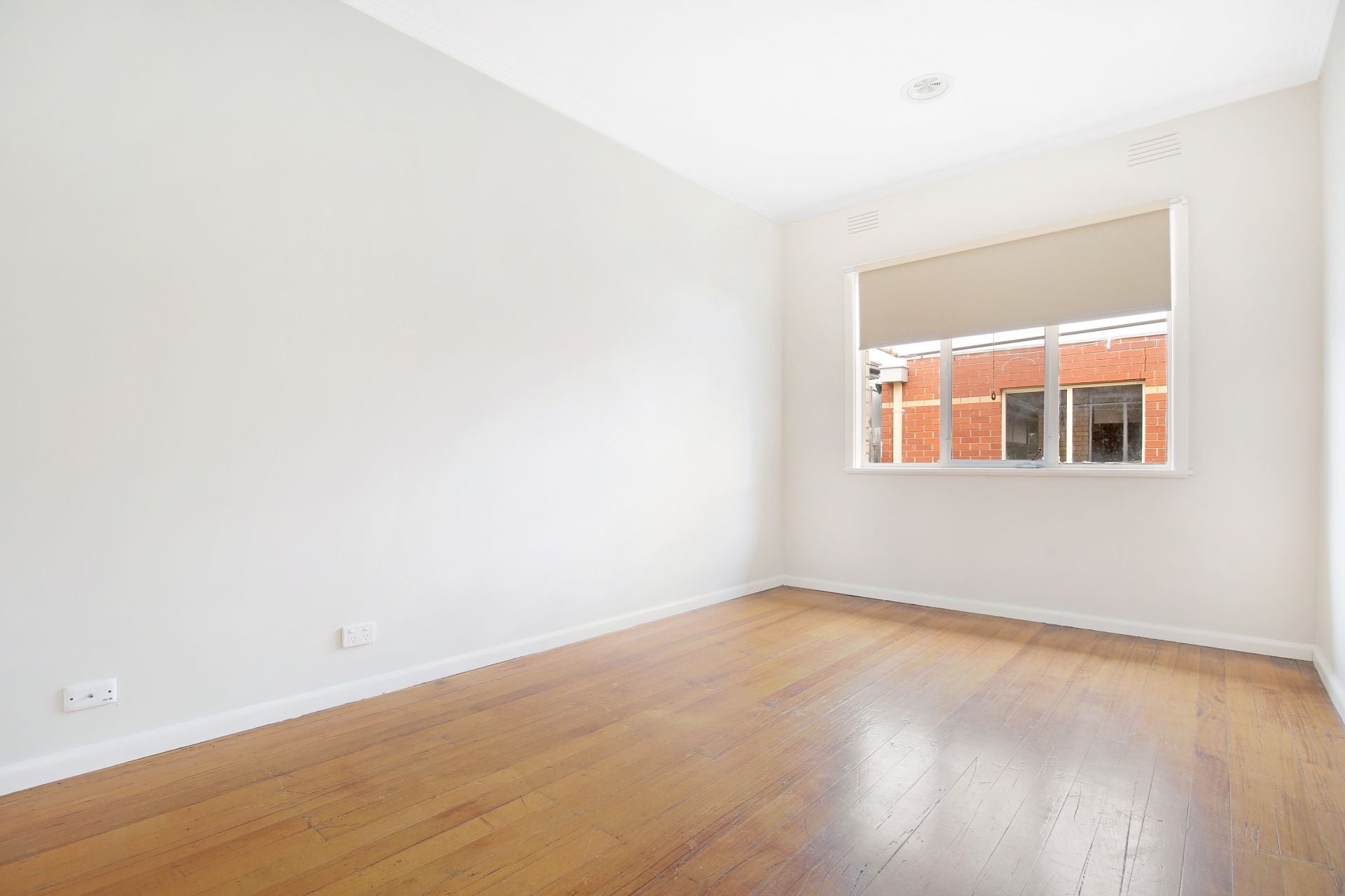LIGHT AND BRIGHT FAMILY HOME!