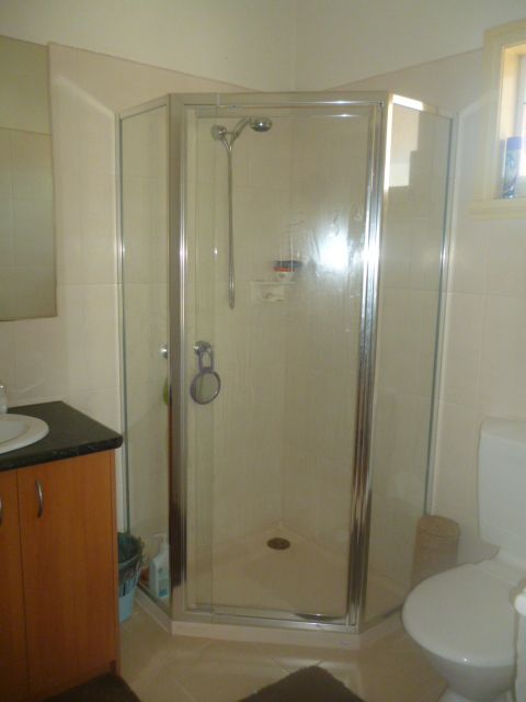 WALKING DISTANCE TO ALL AMENITIES & TRANSPORT!