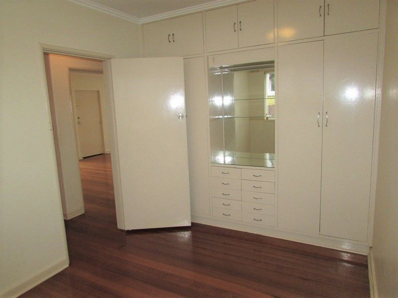 **Great Location in Picturesque Street**