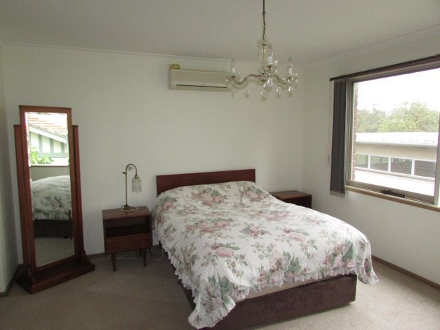 **Great location in picturesque street**