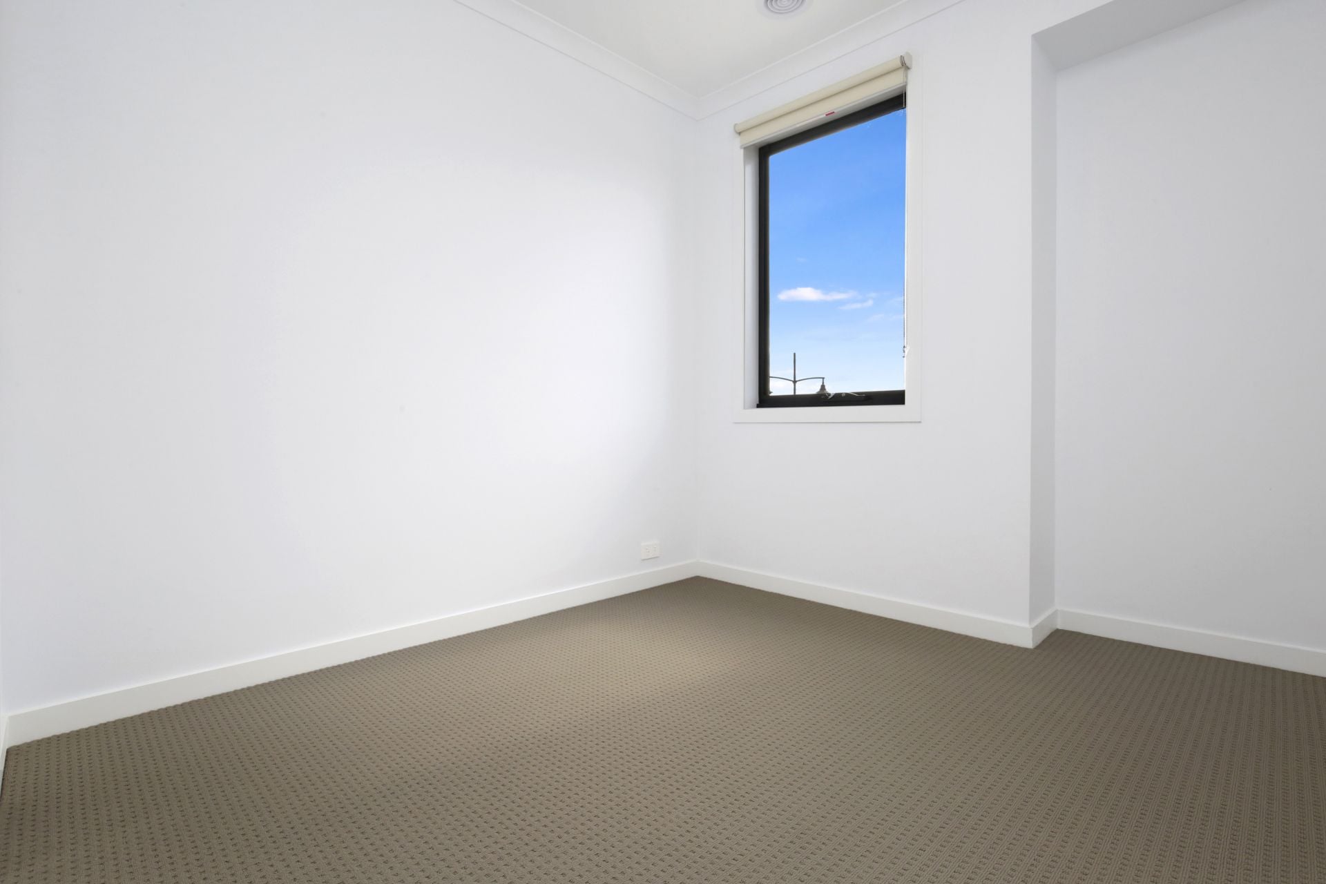MODERN STYLISH LIVING   *Insp Thurs 20th Feb @ 4:30pm*
