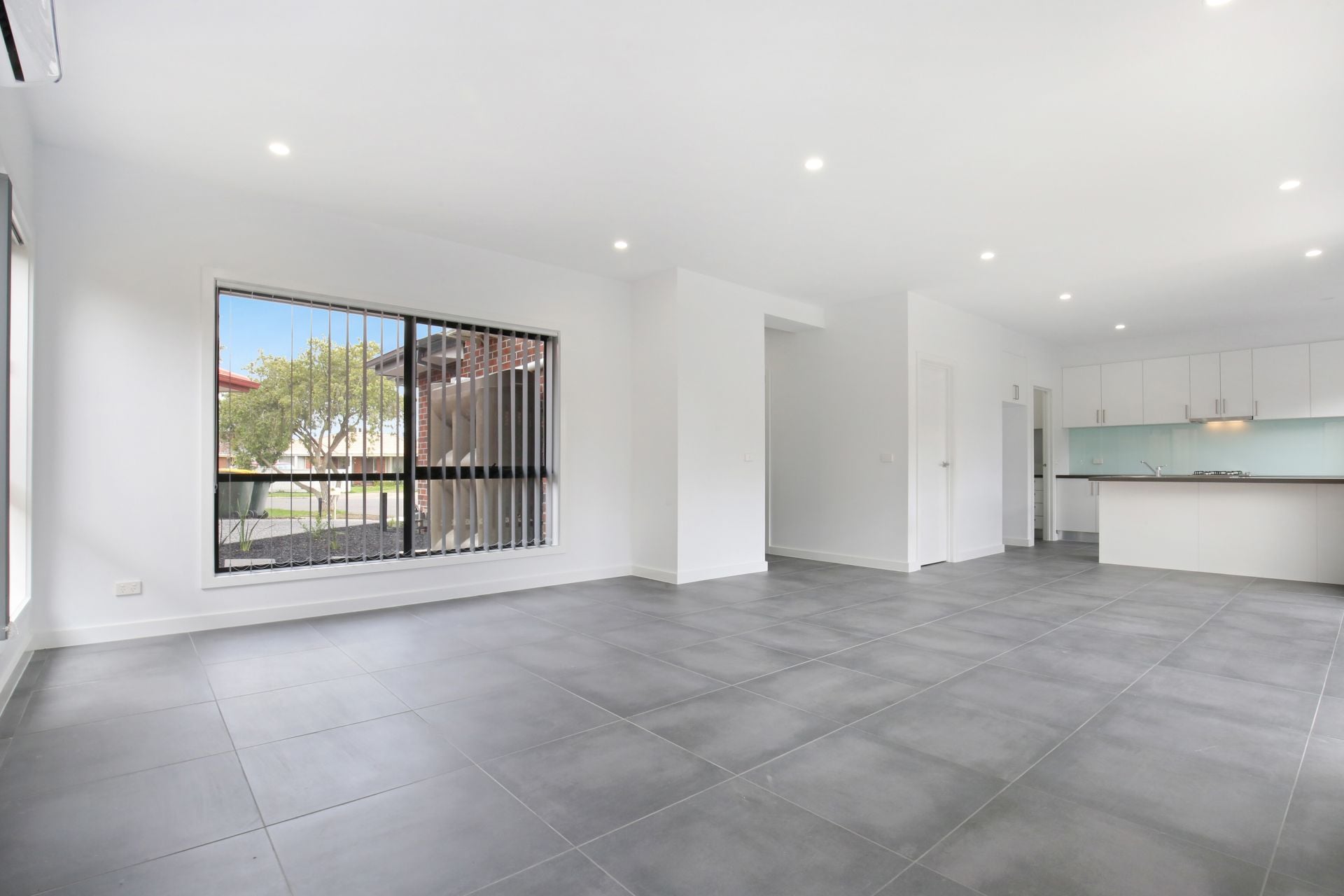 MODERN TOWNHOUSE