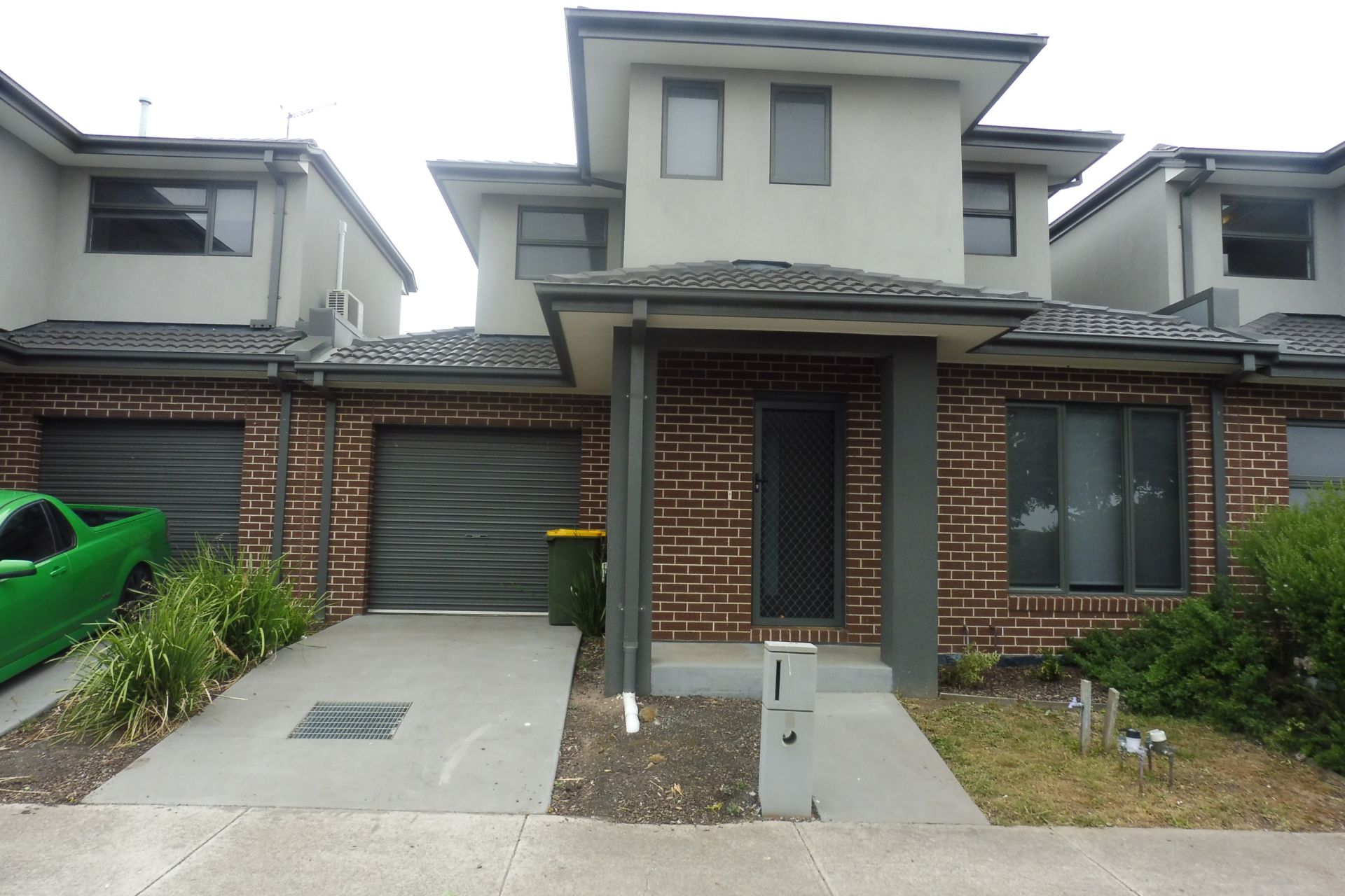 3 BEDROOM TOWNHOUSE.