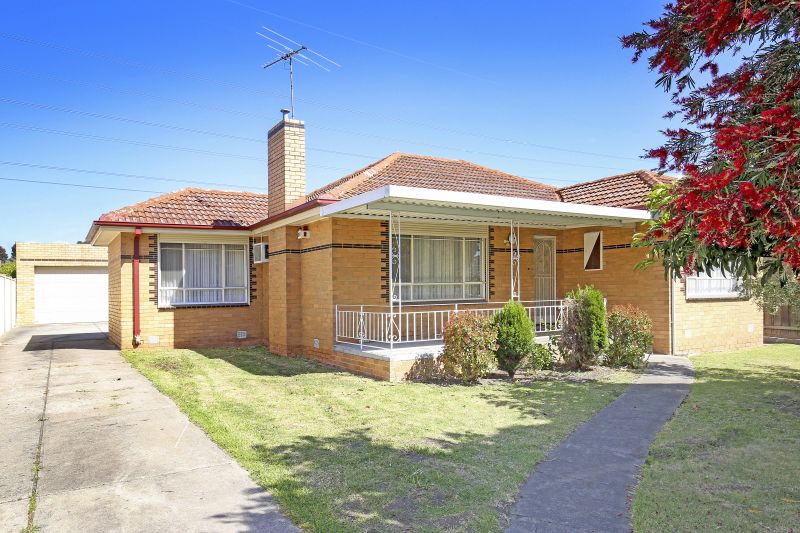 19 Lindenow Street, Reservoir