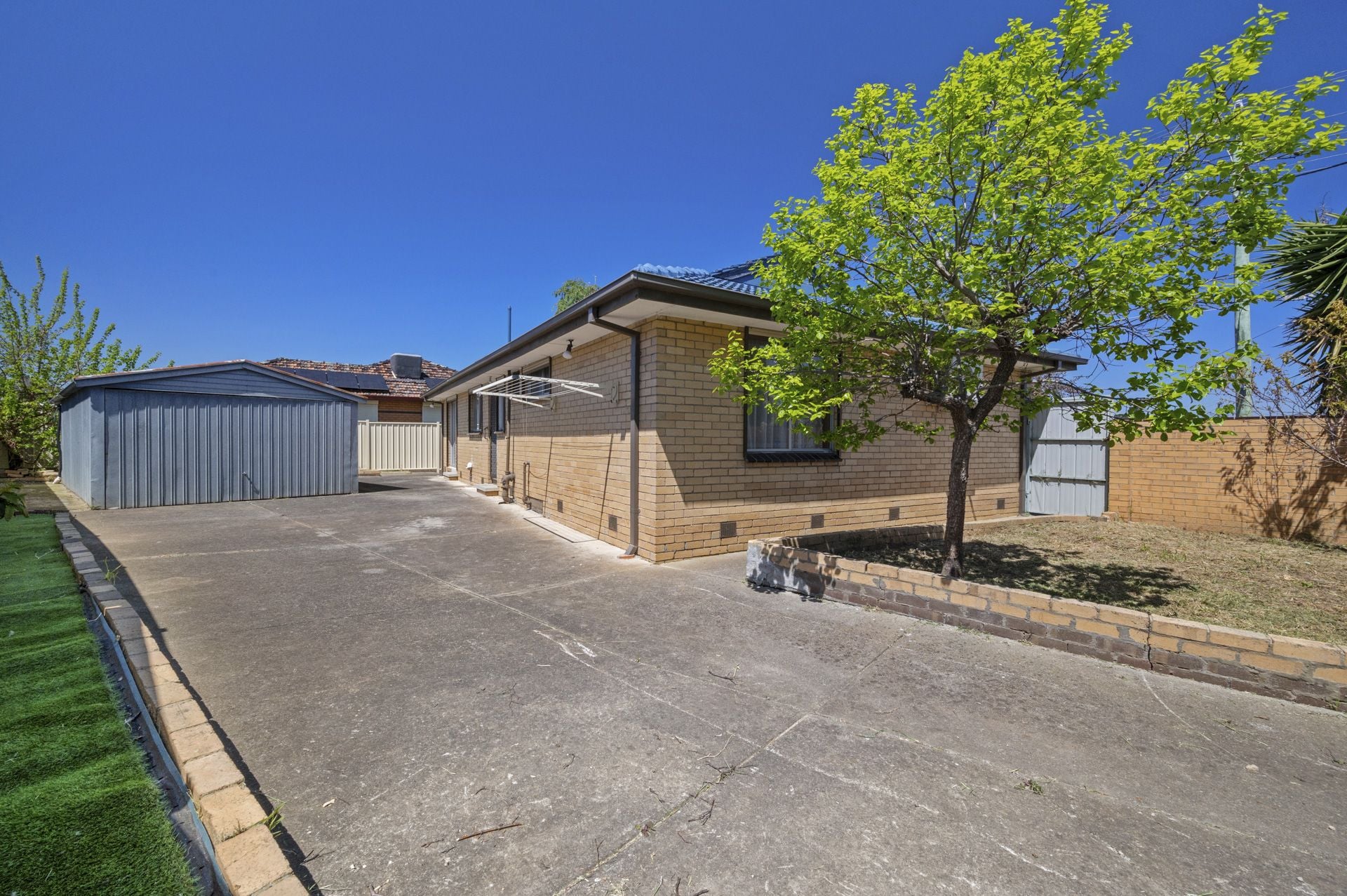 Close to Lalor station