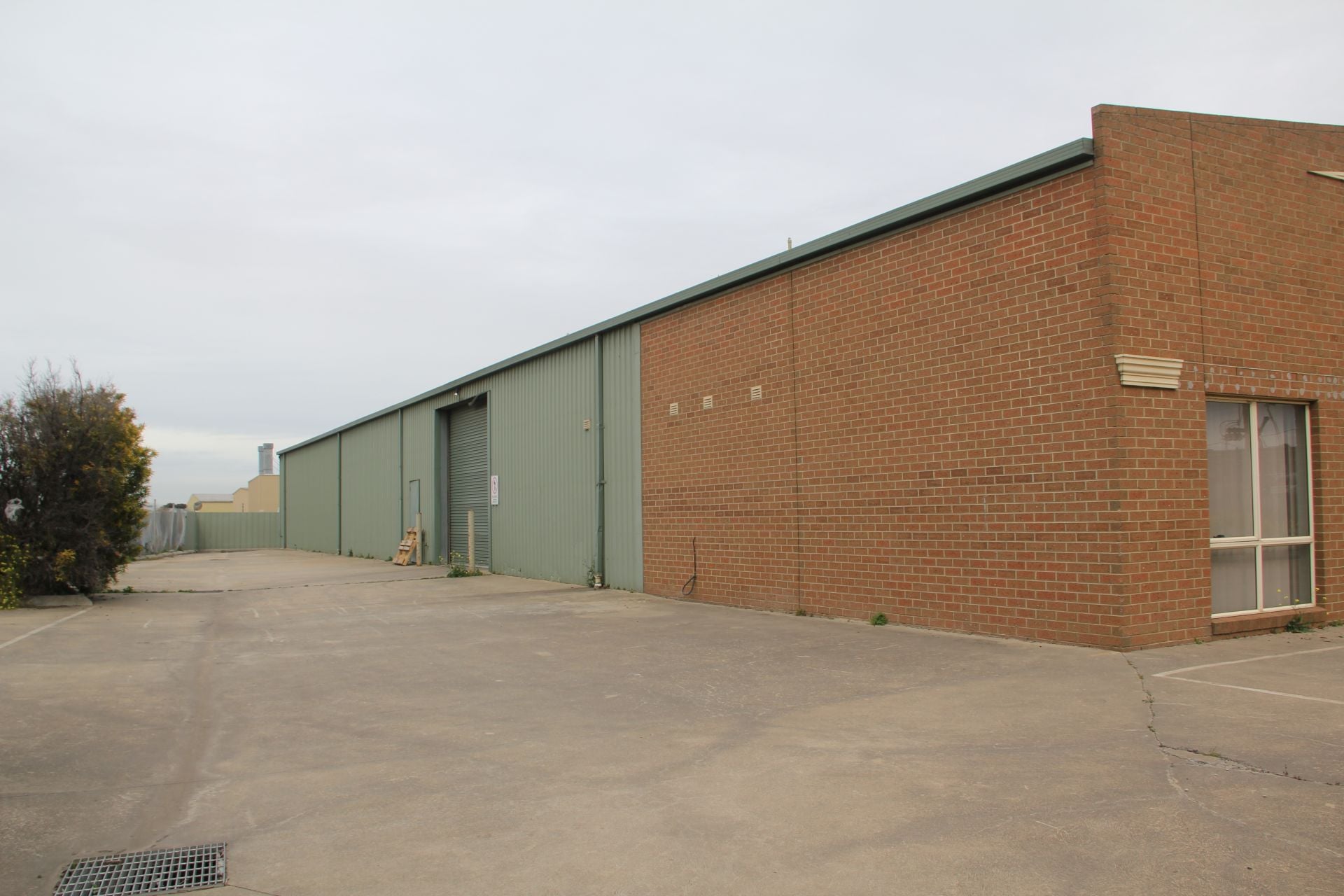 Versatile Warehouse/Factory off Hume Highway