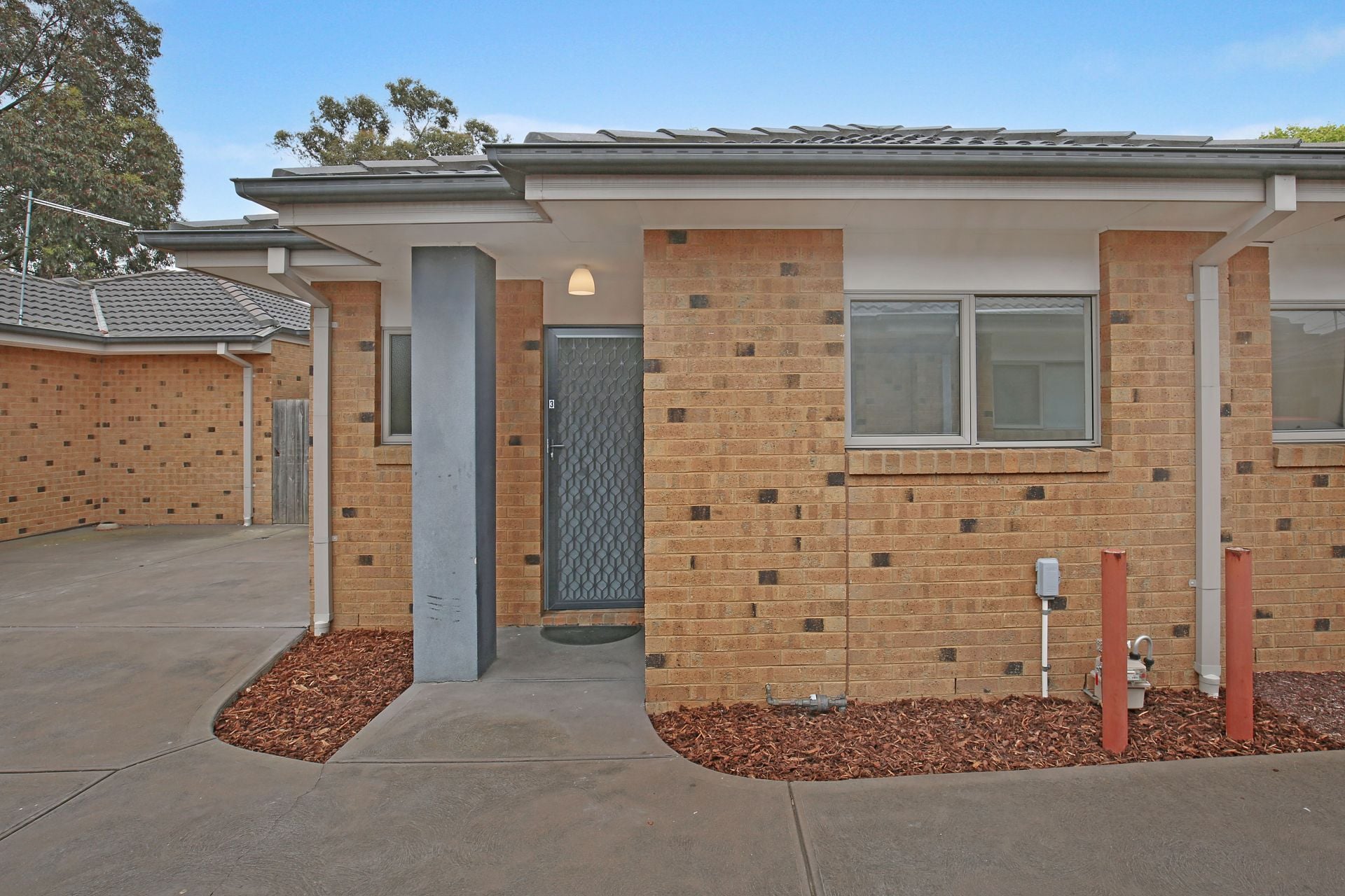 Low Maintenance Living and Close to All Amenities!