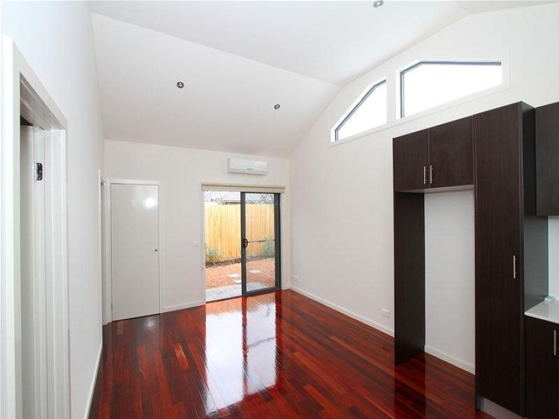 1 Bedroom Unit Plus Study!
