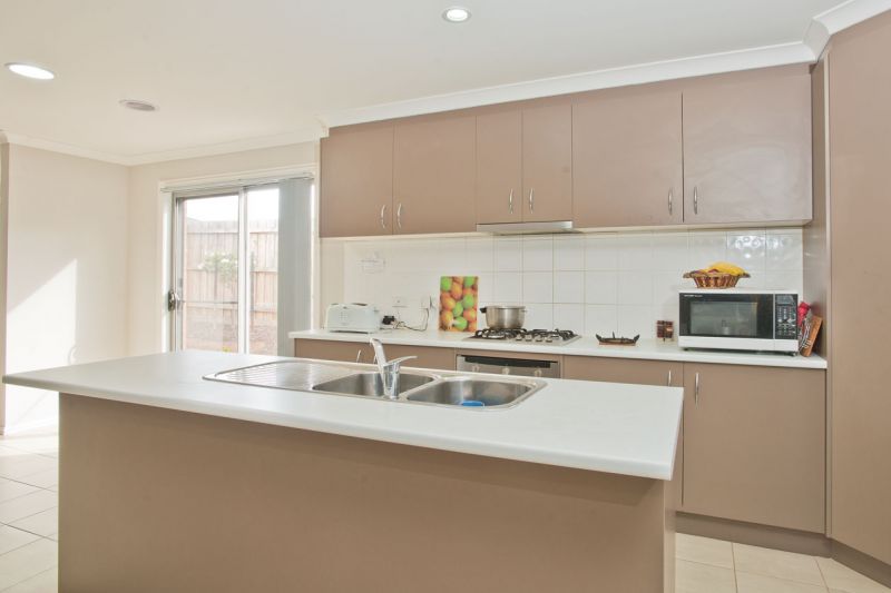 17 Lone Pine Square, Bacchus Marsh - Thumbnail 5