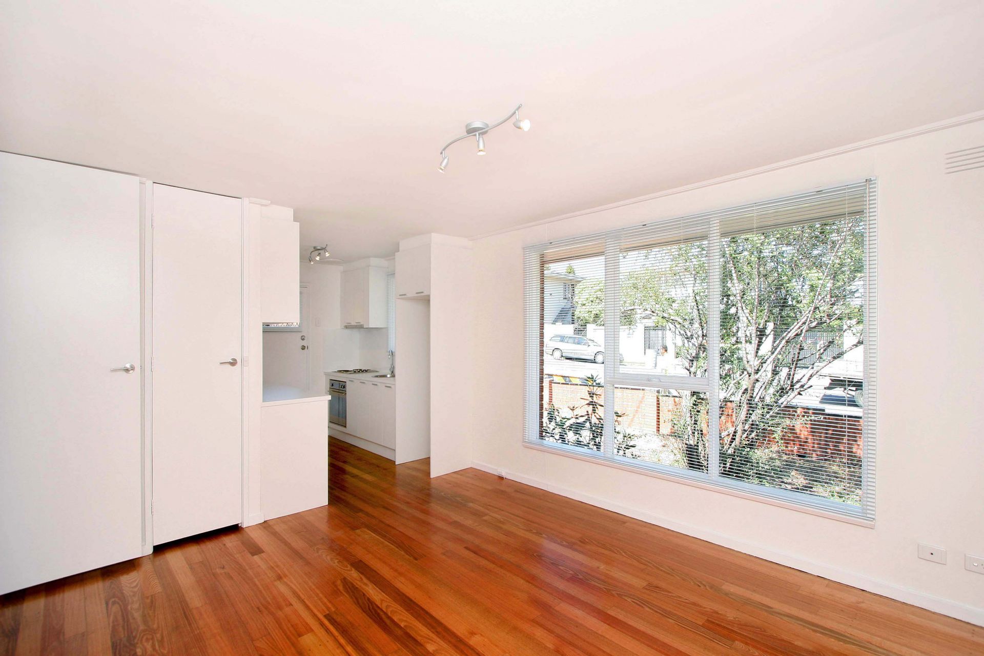 Sensational 2 Bedroom Unit