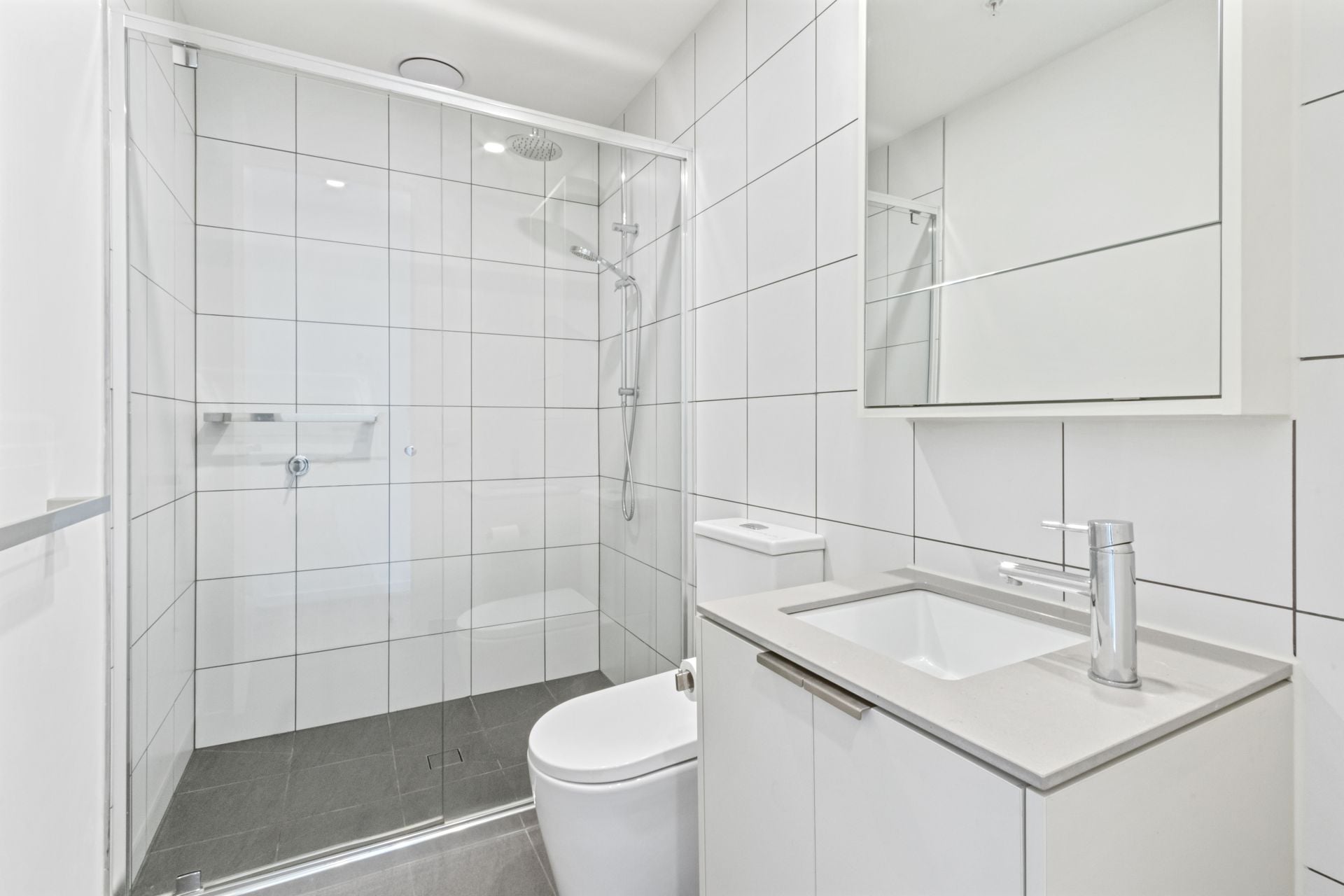 Bright and Spacious 2-Bedroom Apartment in Prime Location
