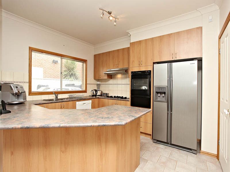 19 Cairn Curran Terrace, Caroline Springs - Thumbnail 3