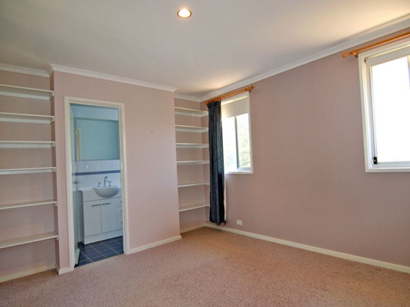 34 Greenvale Street, Fisher - Thumbnail 5