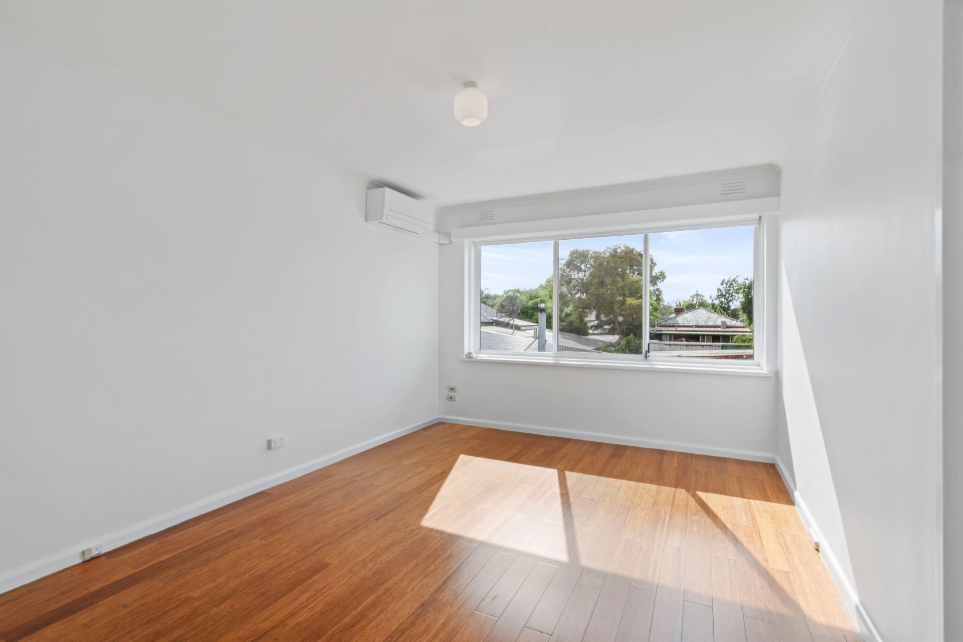 Stunning Renovated Apartment