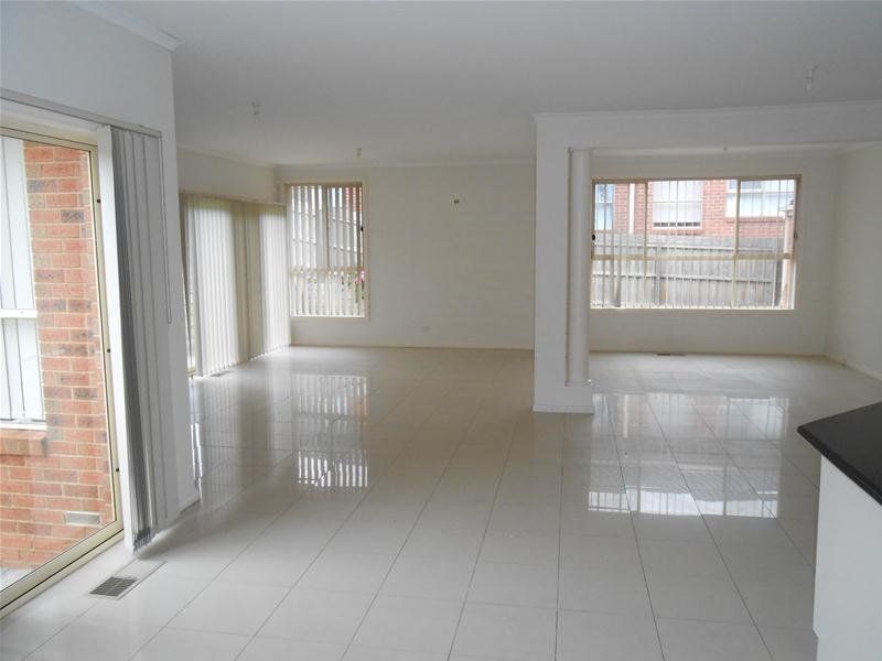 LARGE FAMILY HOME AWAITS!