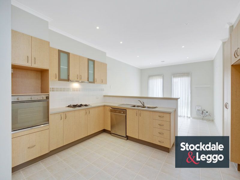 8 Sanderling Avenue SOUTH MORANG, South Morang - Thumbnail 5