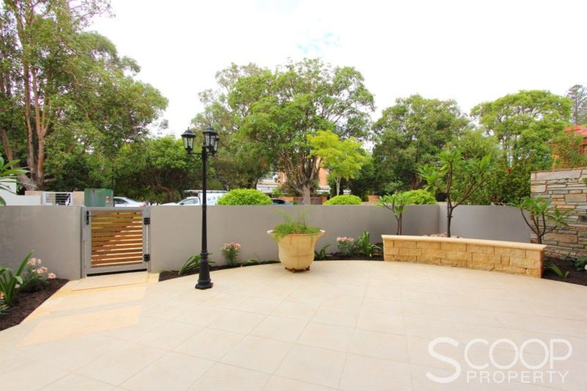 Real Estate For Sale 1/5 The Avenue Crawley , WA